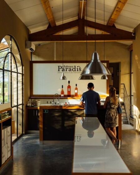 Le Caveau & la Dégustation libre Château Paradis